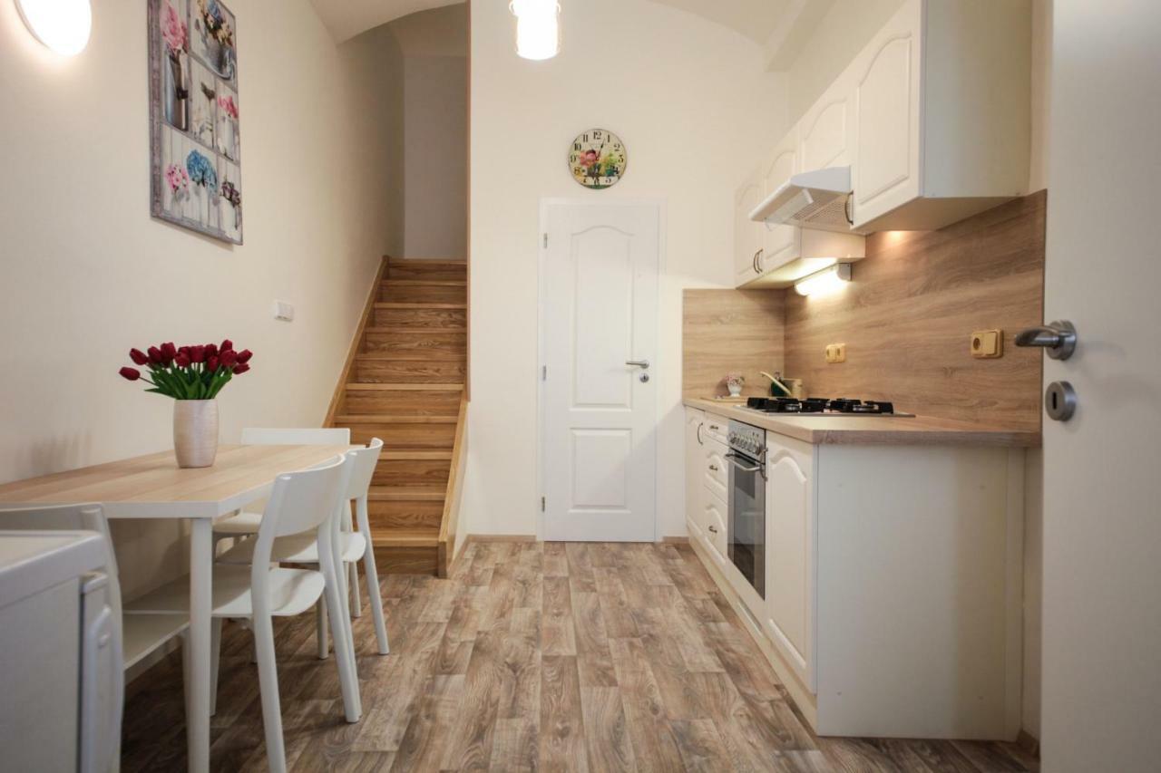 Family Duplex On Wenceslas Square Apartment Прага Екстериор снимка