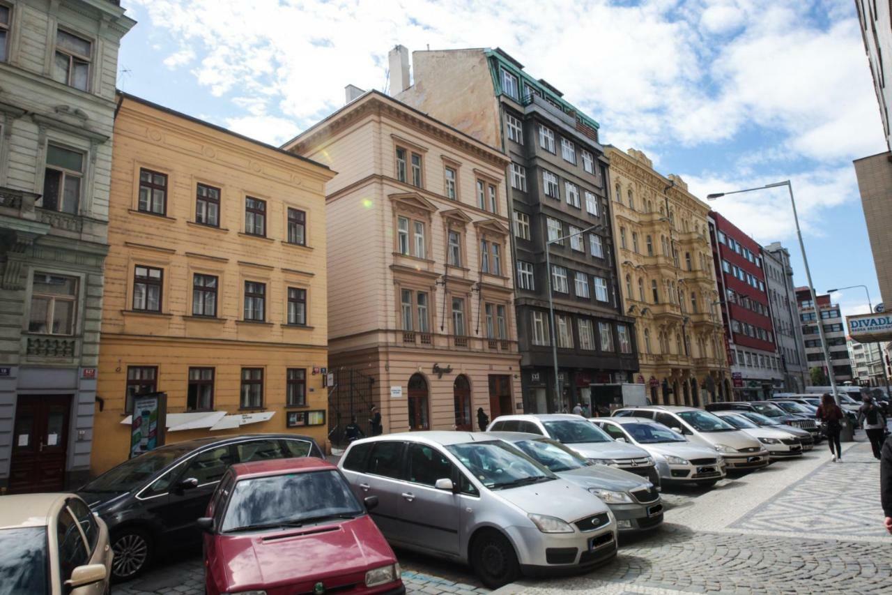 Family Duplex On Wenceslas Square Apartment Прага Екстериор снимка